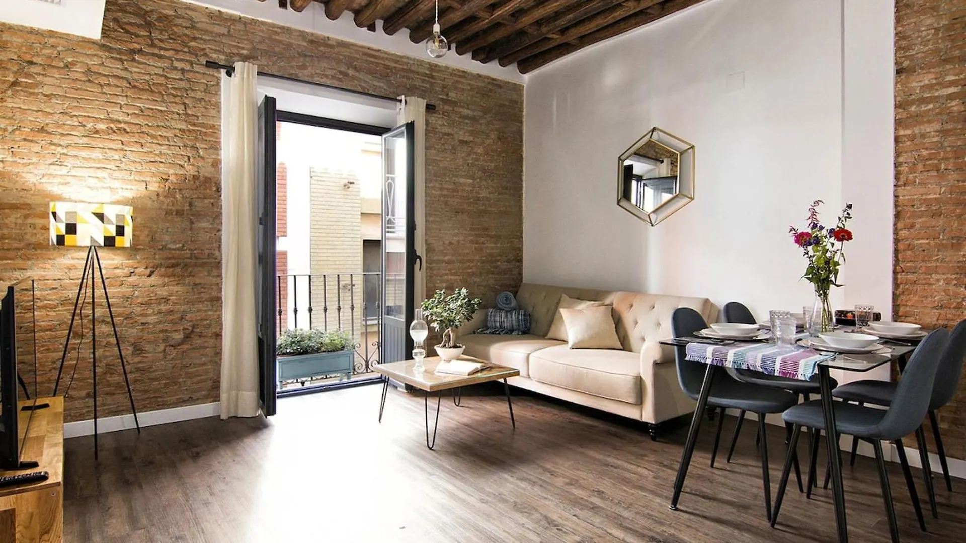 Chezmoihomes Sweet & Trendy Nest In Granada Center For 6 0*,  Испания