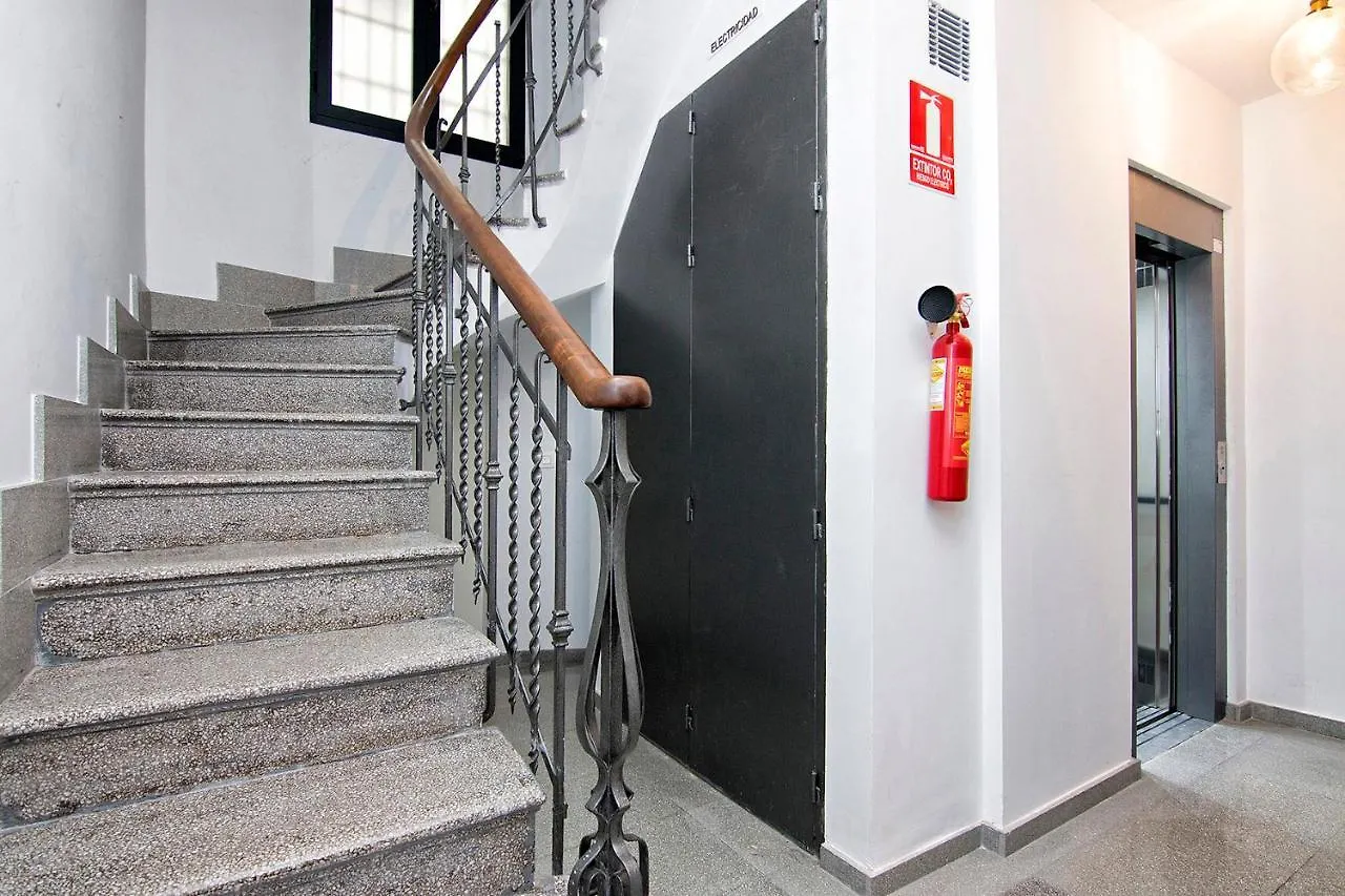 Апартаменты Chezmoihomes Sweet & Trendy Nest In Granada Center For 6 Испания